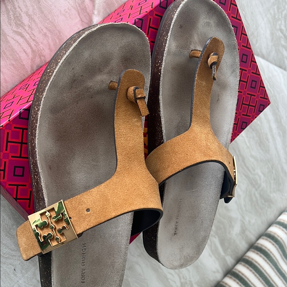 Tory Burch Tan Suede Platform Thong Sandals with Gold Logo Accent - Picture 8 of 8